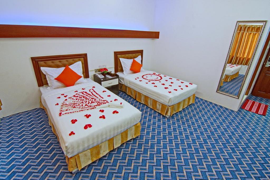 Perfect Hotel Mandalaj Kültér fotó
