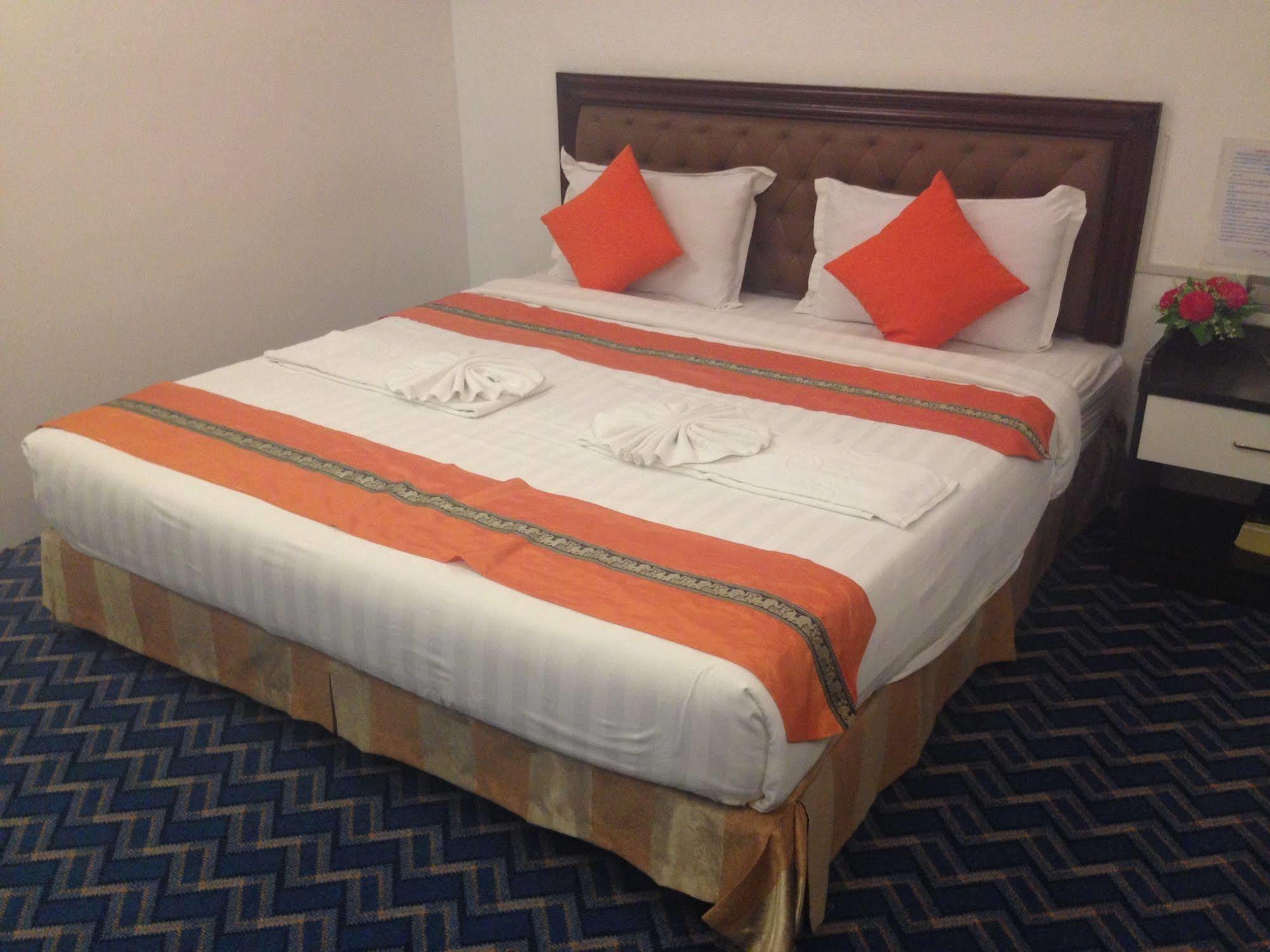 Perfect Hotel Mandalaj Kültér fotó