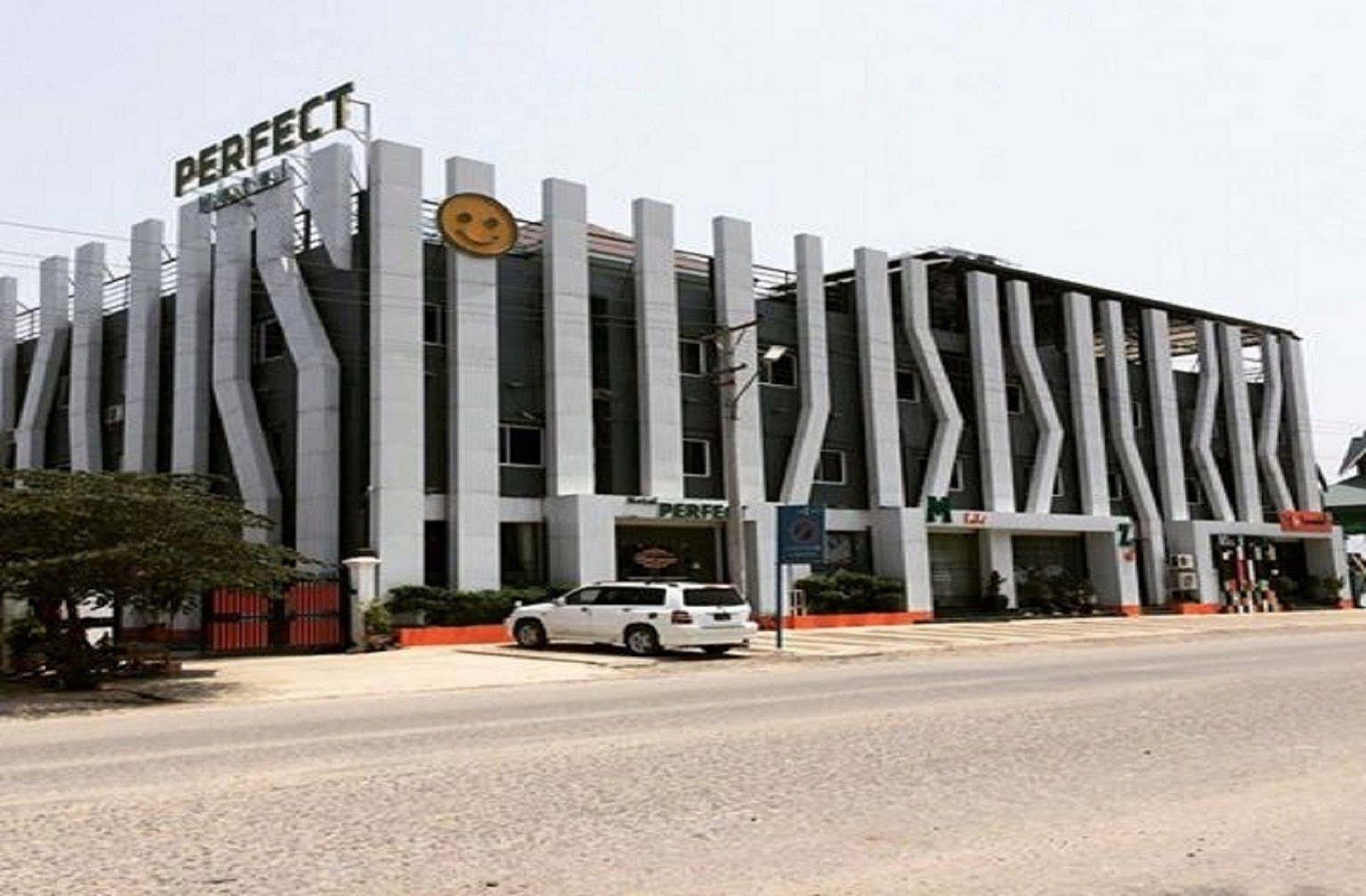 Perfect Hotel Mandalaj Kültér fotó
